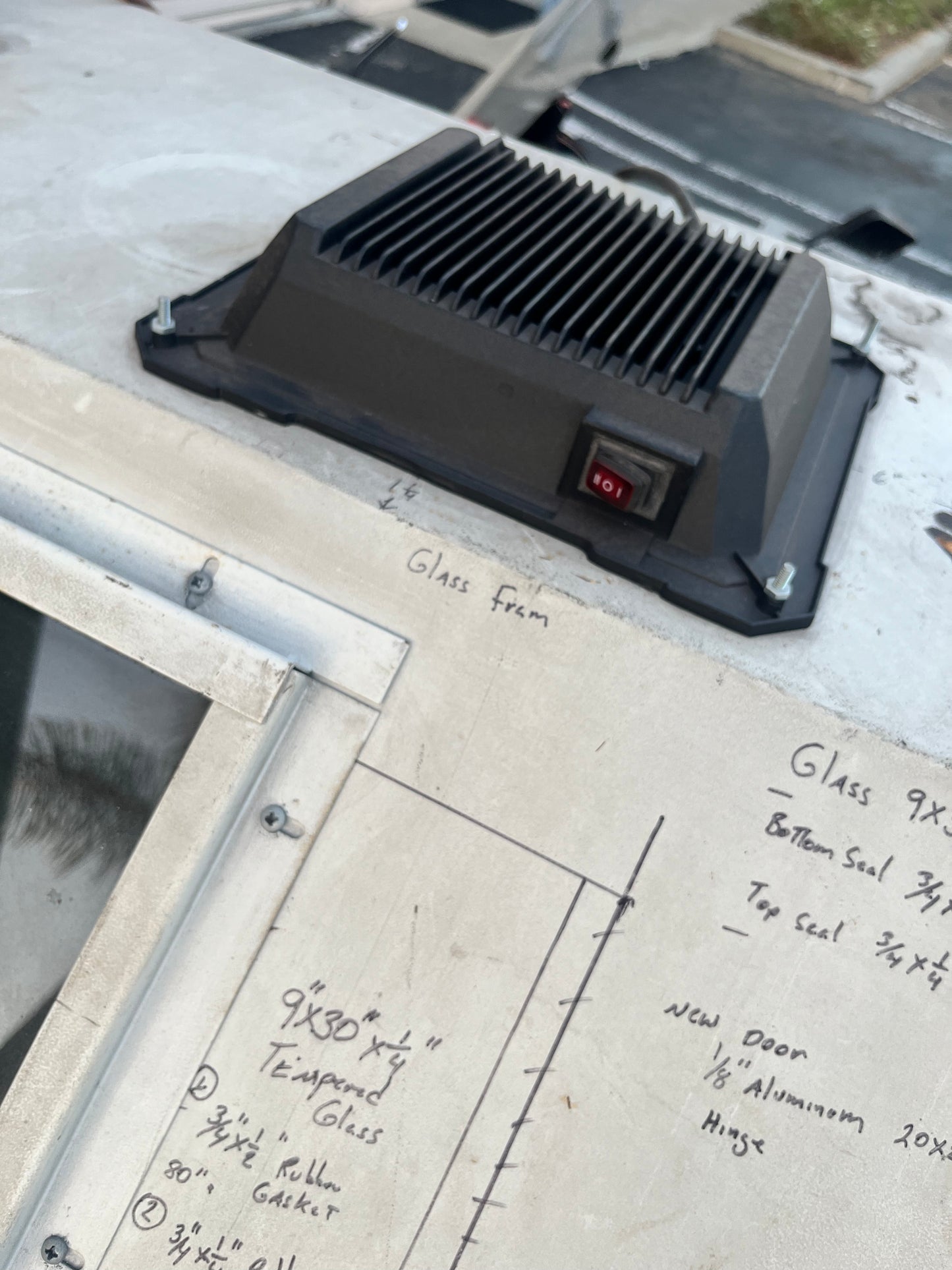 Cyclone Sand Blasting cabinet