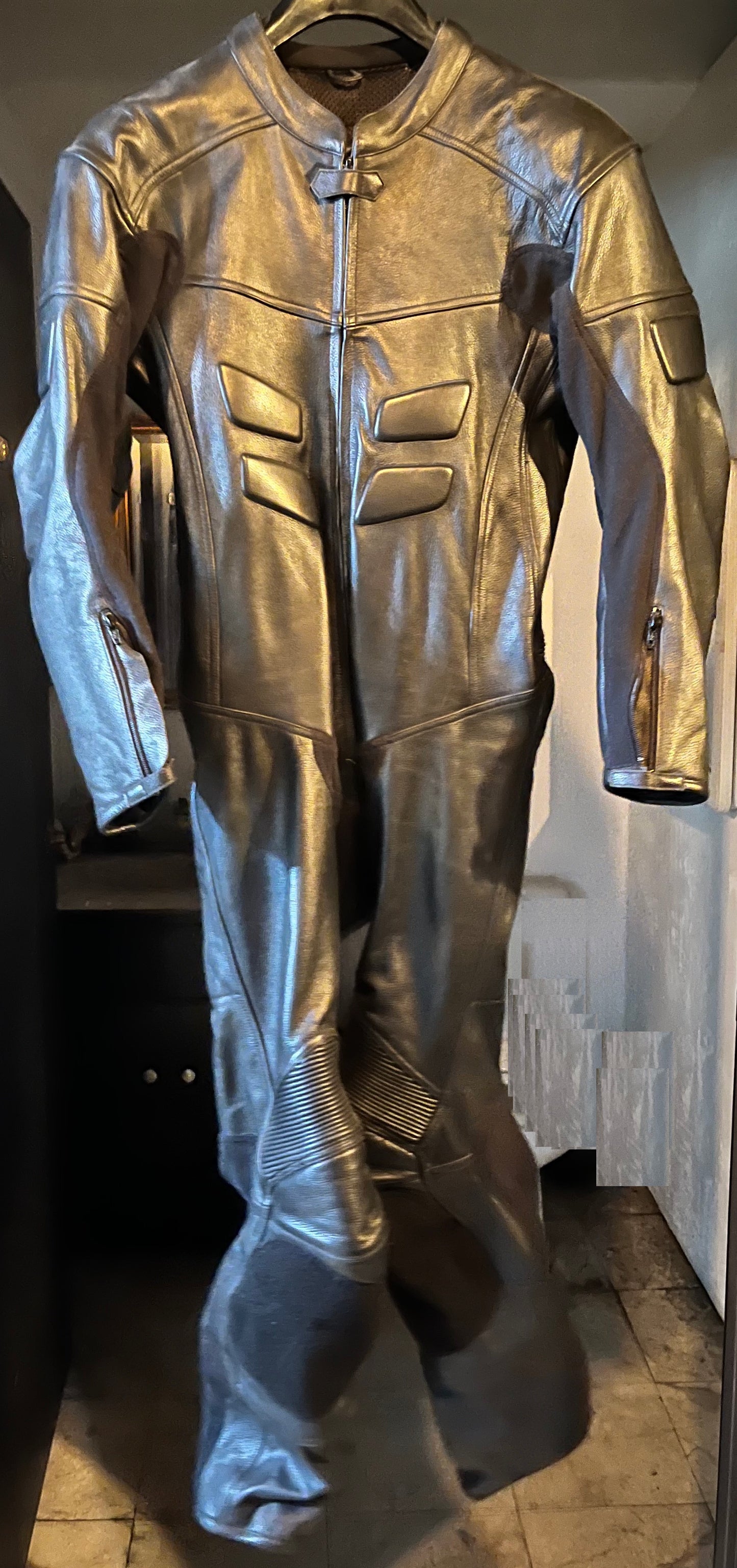 One piece leather race suit