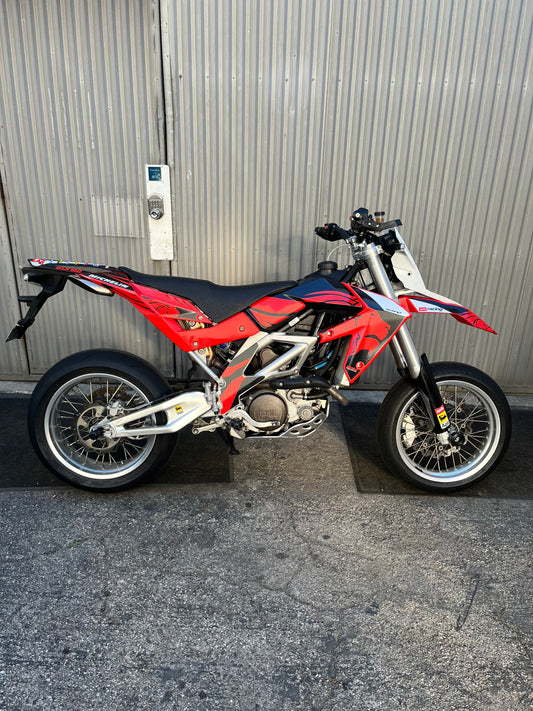 2008 Aprilia SXV550 Super Moto
